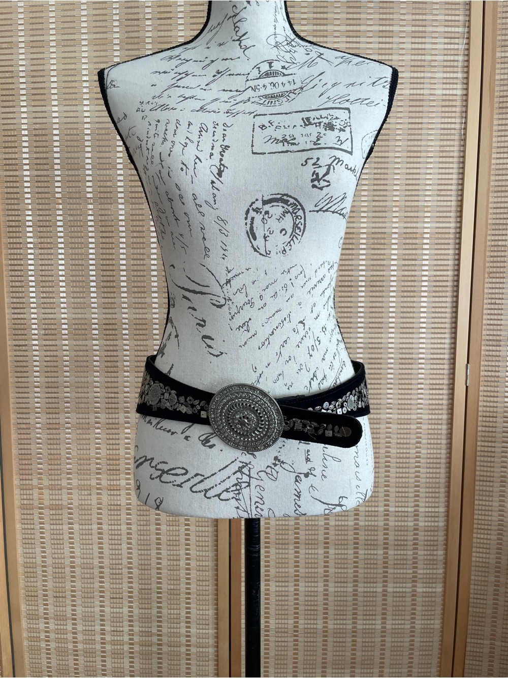 100% Leather Chico's Black Western Concho Belt Size M Sequined Beaded Y2K